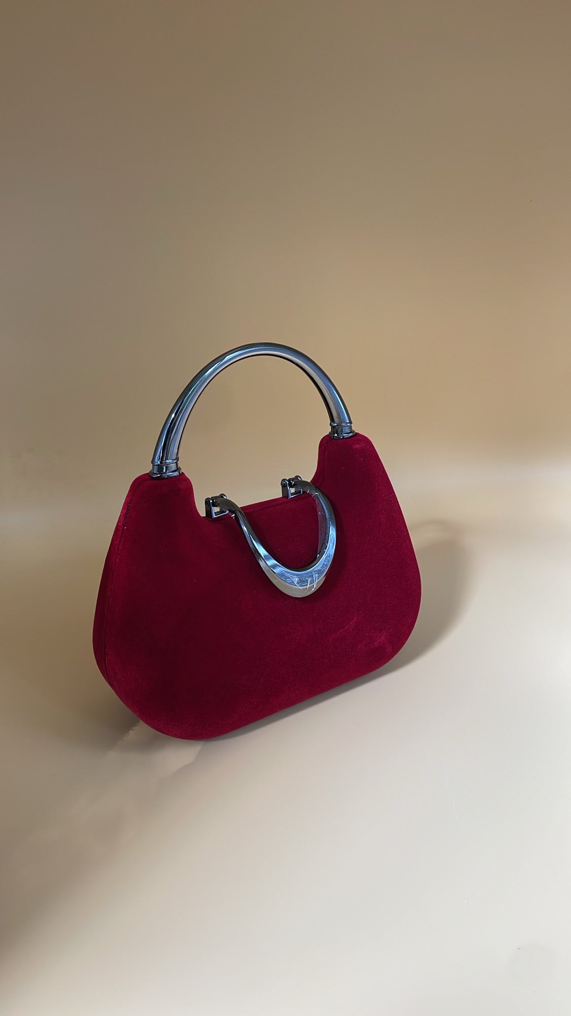 Scarlet Charm – Velvet Clutch
