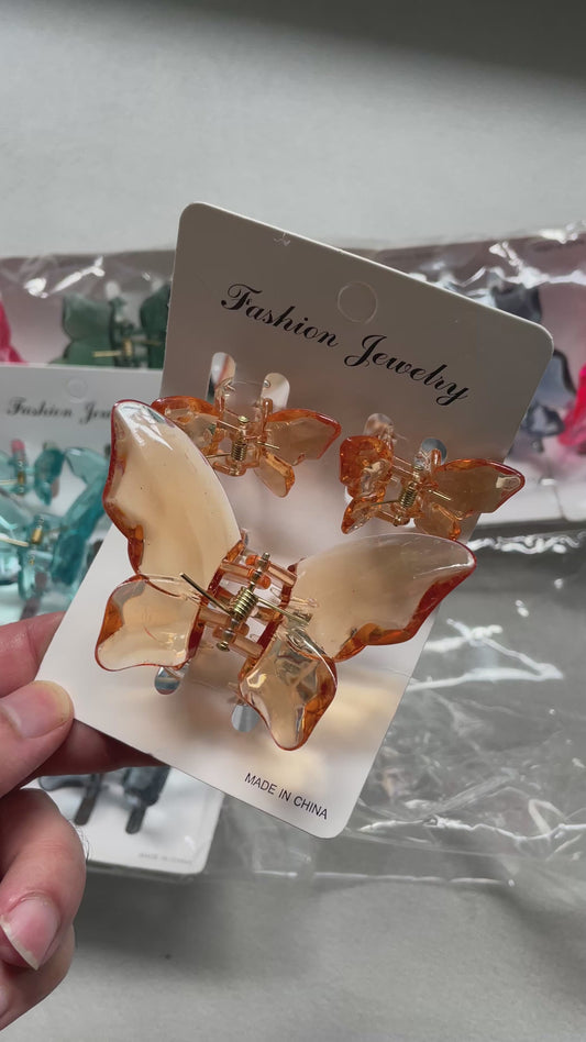 Chain Chic Butterfly Hair Claw – Honey (3 clips inside)
